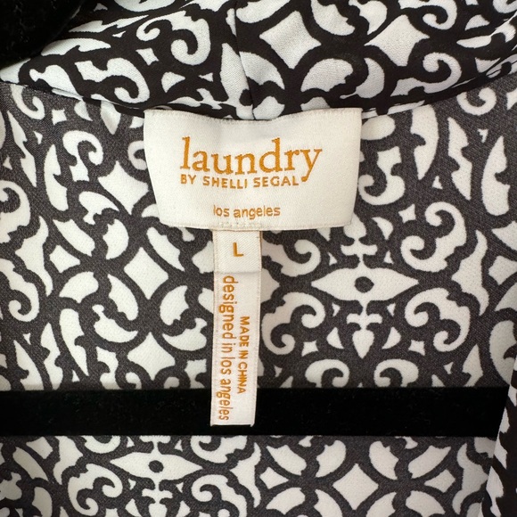 Laundry by Shelli Segal Black and White Patterned Blouse - Picture 2 of 7